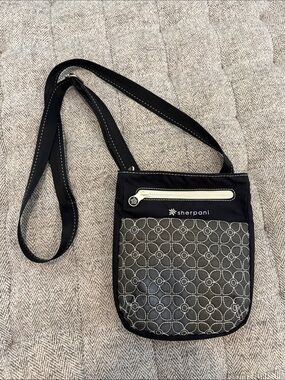 sherpani crossbody bag